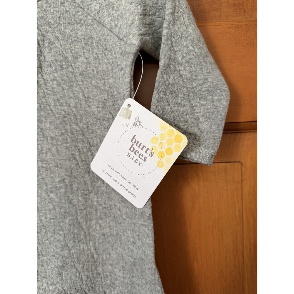 Burt's Bees Baby Unisex Heather Grey Quilted Wrap-Front Baby Jumpsuit Size 0-3M - Picture 2 of 5